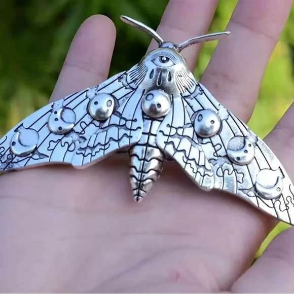Gothic Silver Moth Hair Pin - Picture 5 of 10